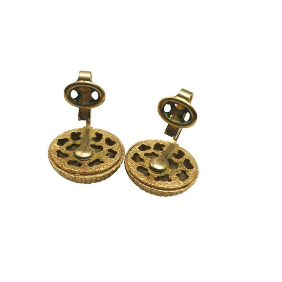 Trifari Textured Dome Earrings Clip on Closure Gold Tone Vintage - Picture 6 of 6